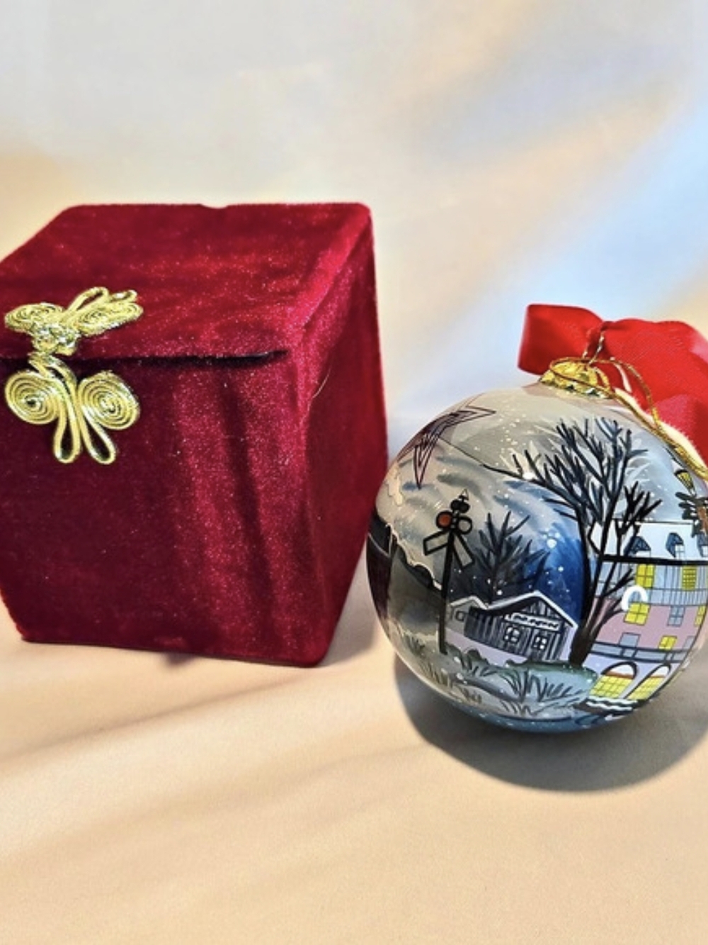 Hotel Roanoke Christmas Ball Ornament Virginia Mill Mountain Star New in Box